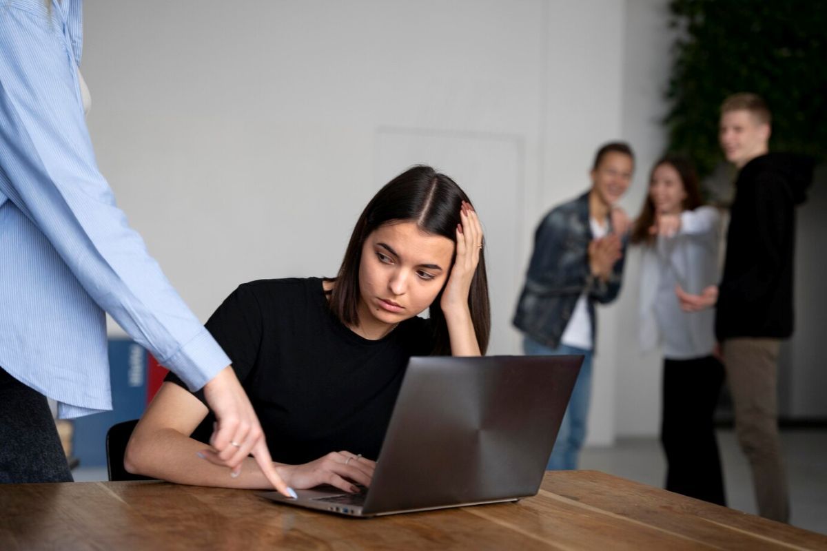 Differenza fra mobbing verticale e orizzontale