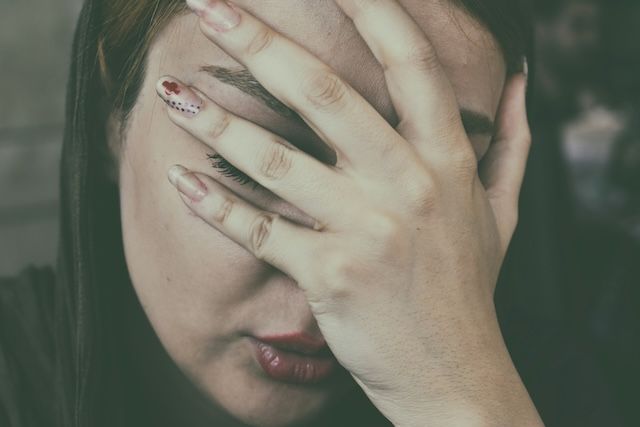 Lo stress può causare feci gialle.jpg