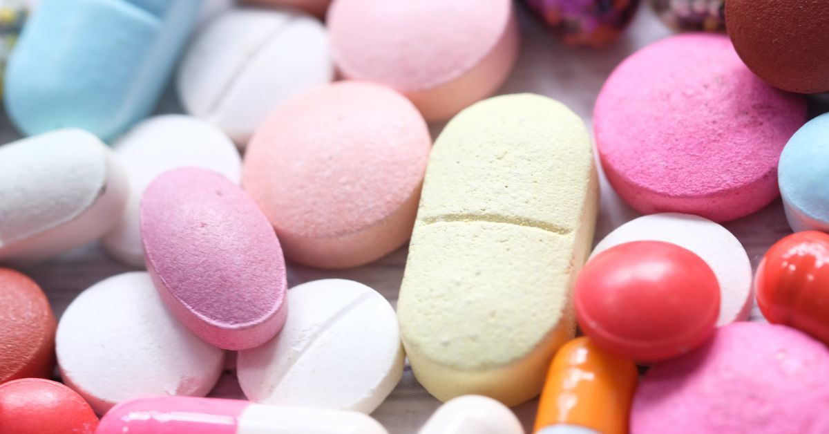 Farmaci di varie forme e colori