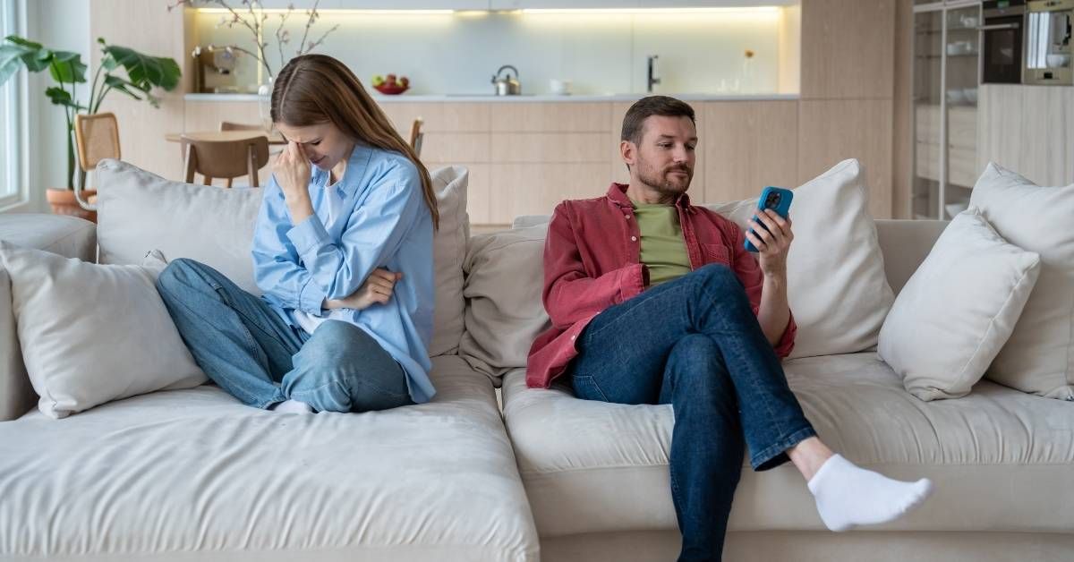 Love bombing e gaslighting