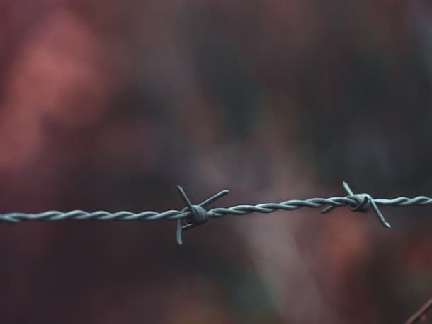 Quali sono le cause dell'autolesionismo in adolescenza?