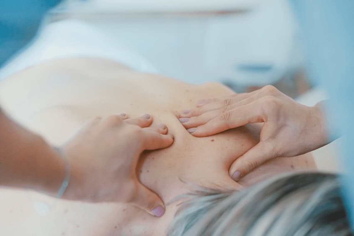 I principali rimedi per la cervicale da ansia