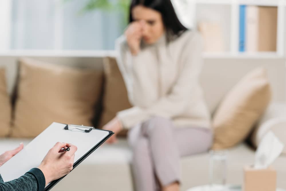 La visita dallo psichiatra: cosa ti fa, come fa la diagnosi e come sceglie la cura