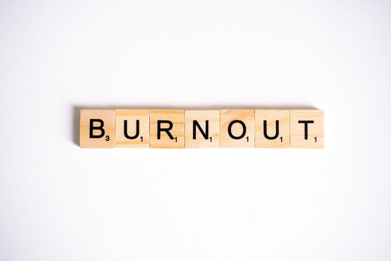 Le 4 fasi del burnout: ecco quali sono